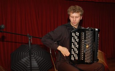 AKORDEON NA DRABINIE